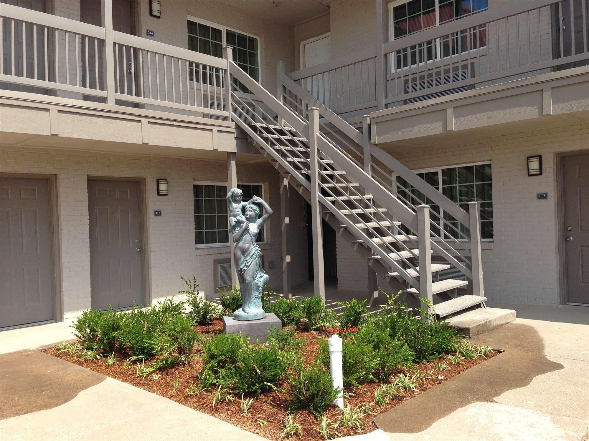 Romantic Inn&Suites Dallas Esterno foto
