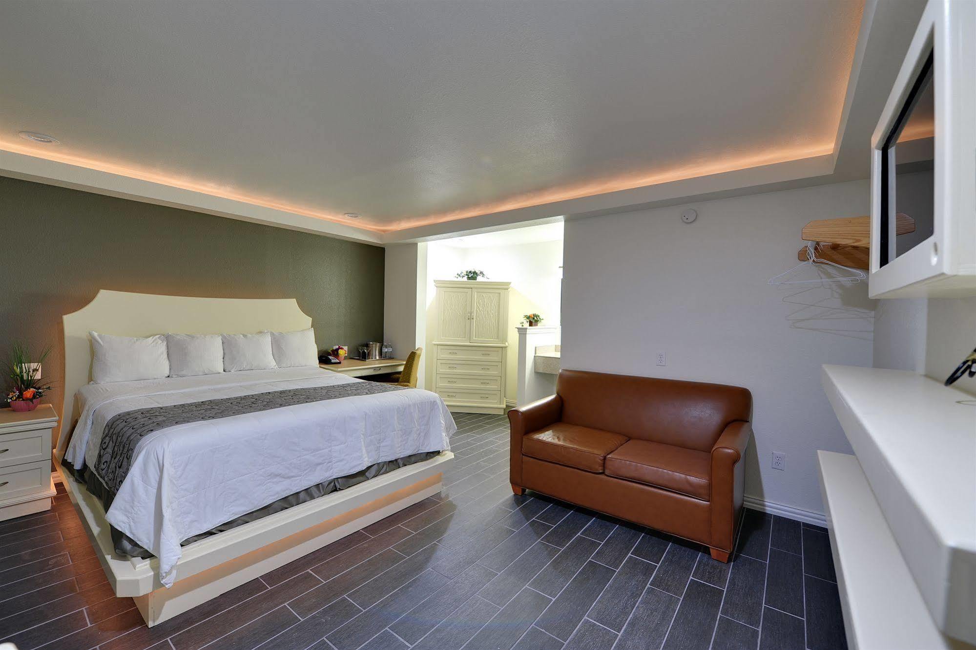 Romantic Inn&Suites Dallas Esterno foto