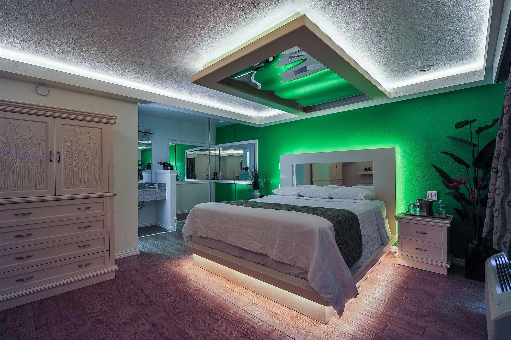 Romantic Inn&Suites Dallas Esterno foto
