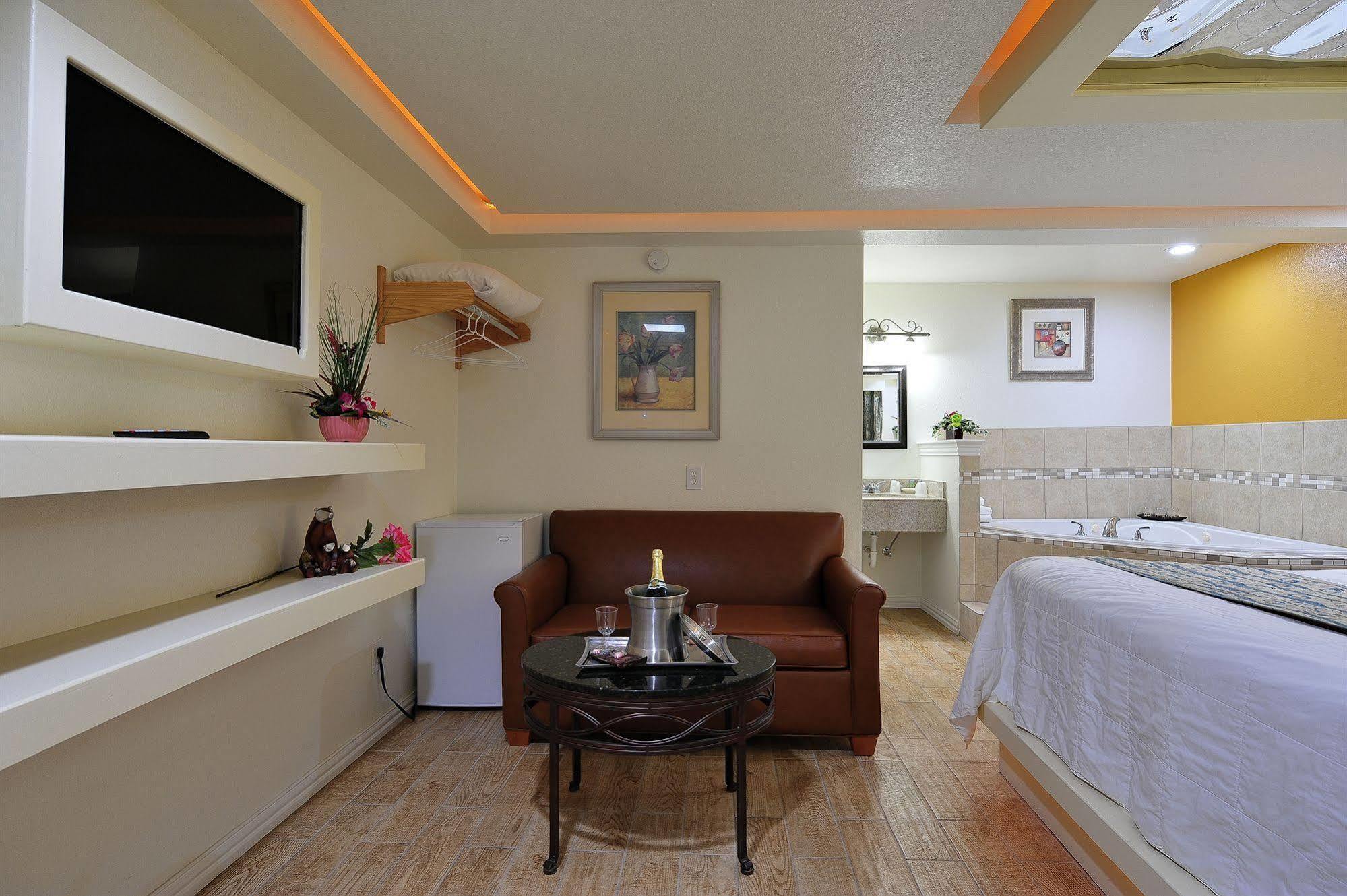 Romantic Inn&Suites Dallas Esterno foto