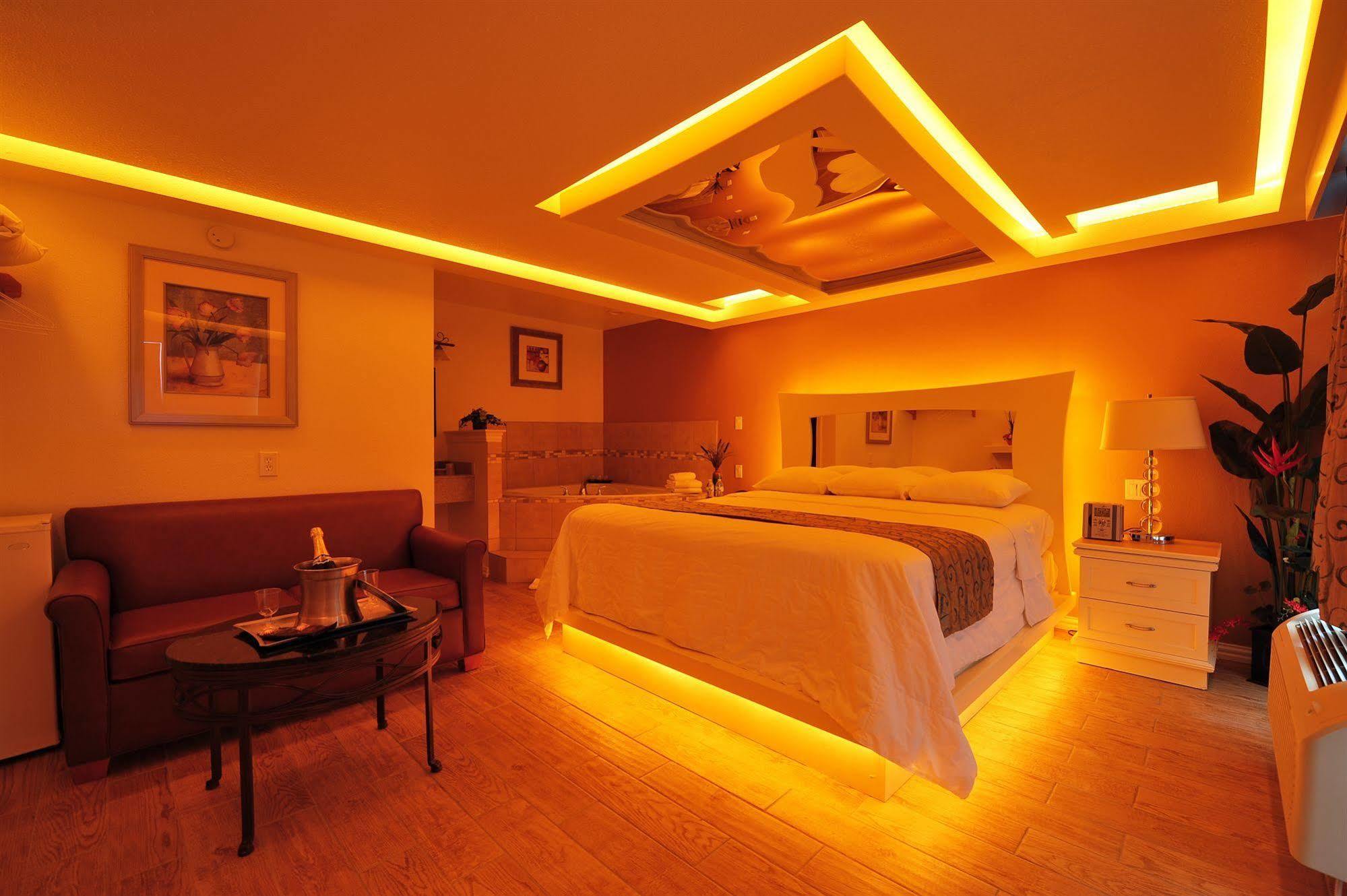Romantic Inn&Suites Dallas Esterno foto