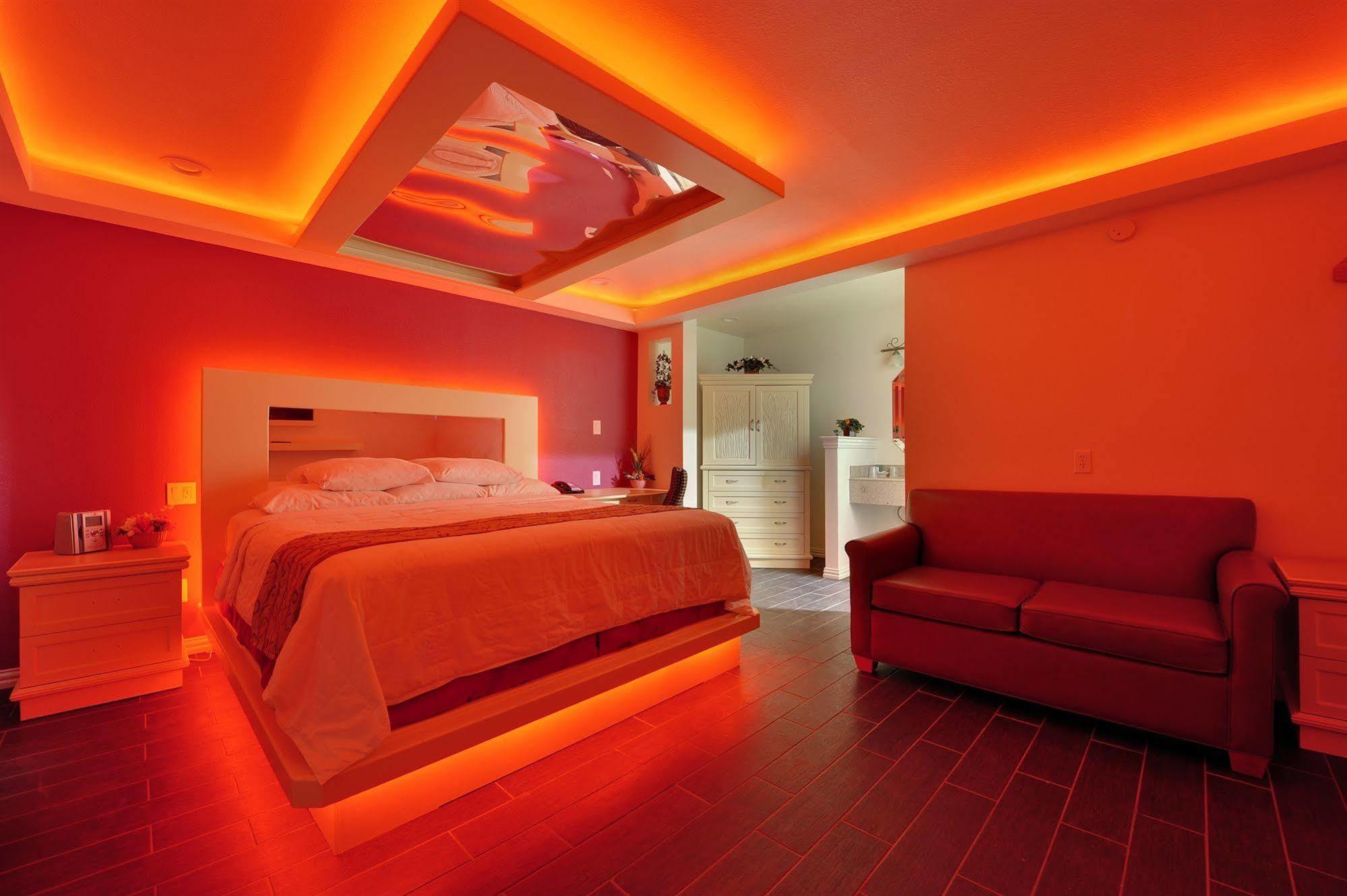 Romantic Inn&Suites Dallas Esterno foto