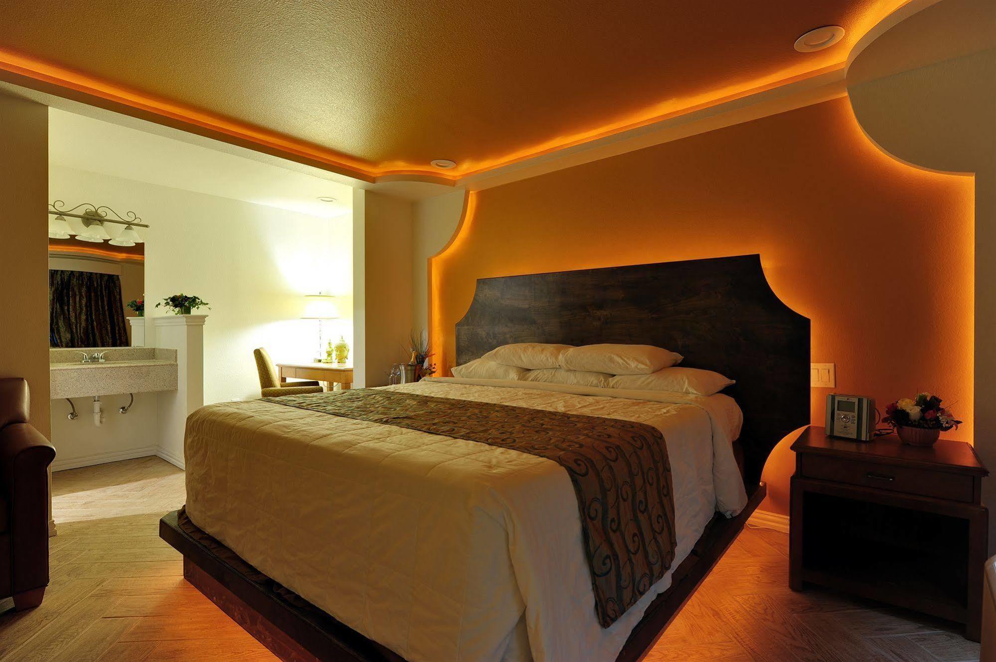 Romantic Inn&Suites Dallas Esterno foto
