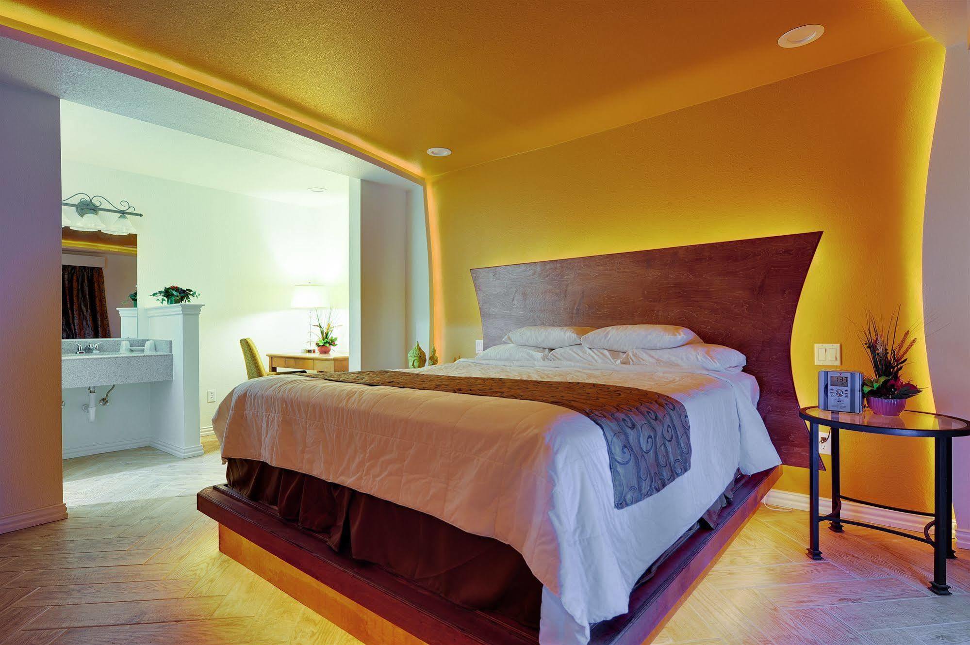 Romantic Inn&Suites Dallas Esterno foto