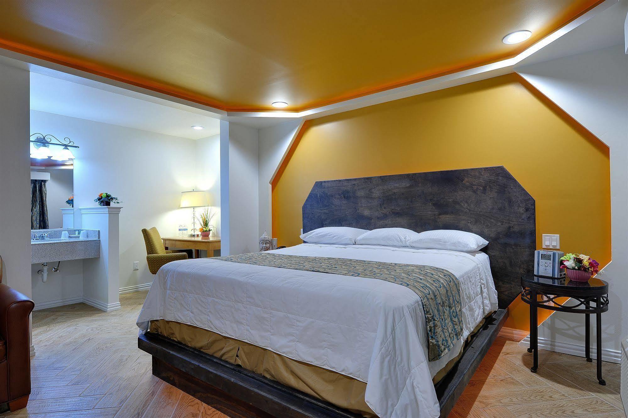 Romantic Inn&Suites Dallas Esterno foto