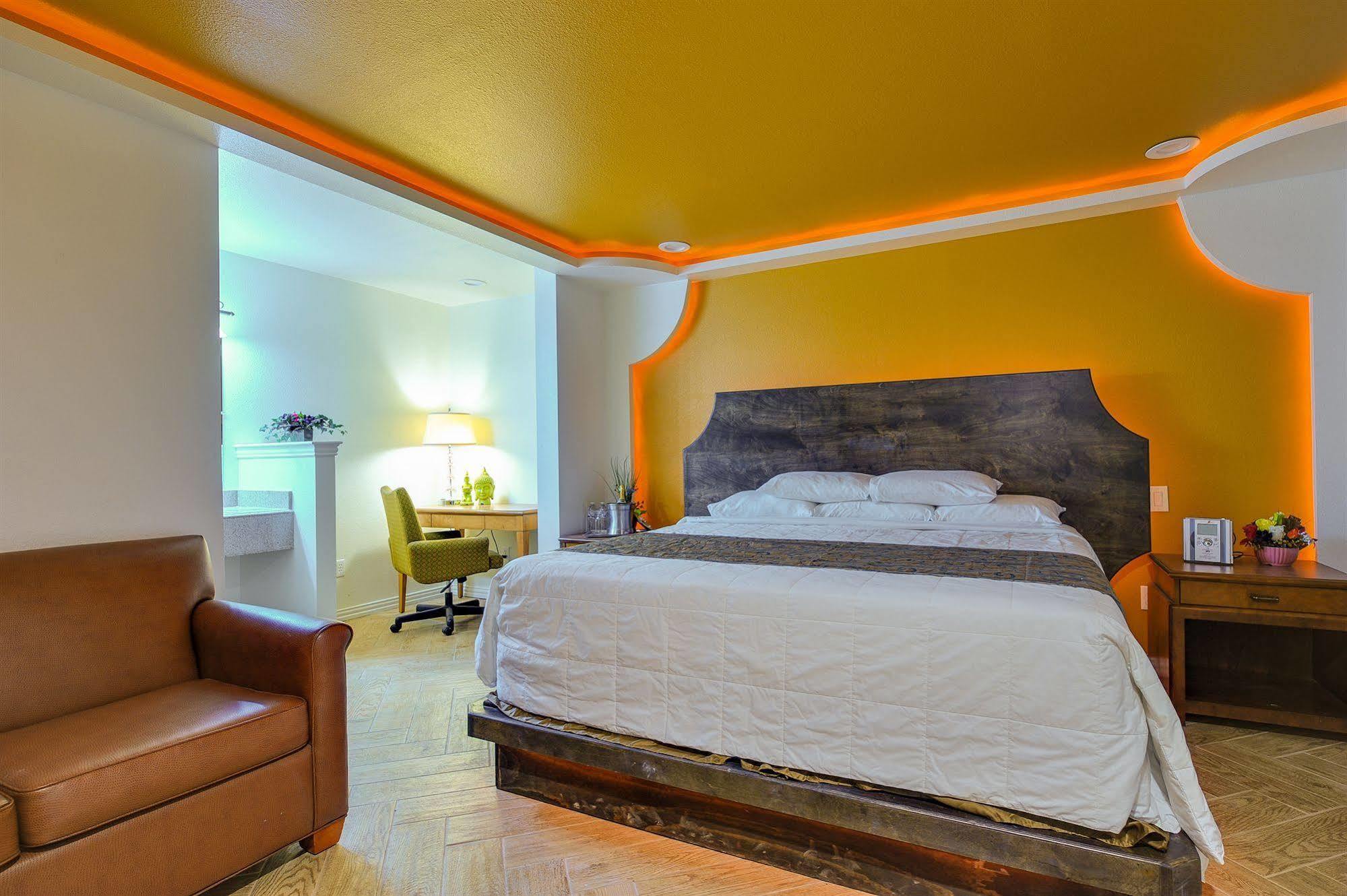 Romantic Inn&Suites Dallas Esterno foto