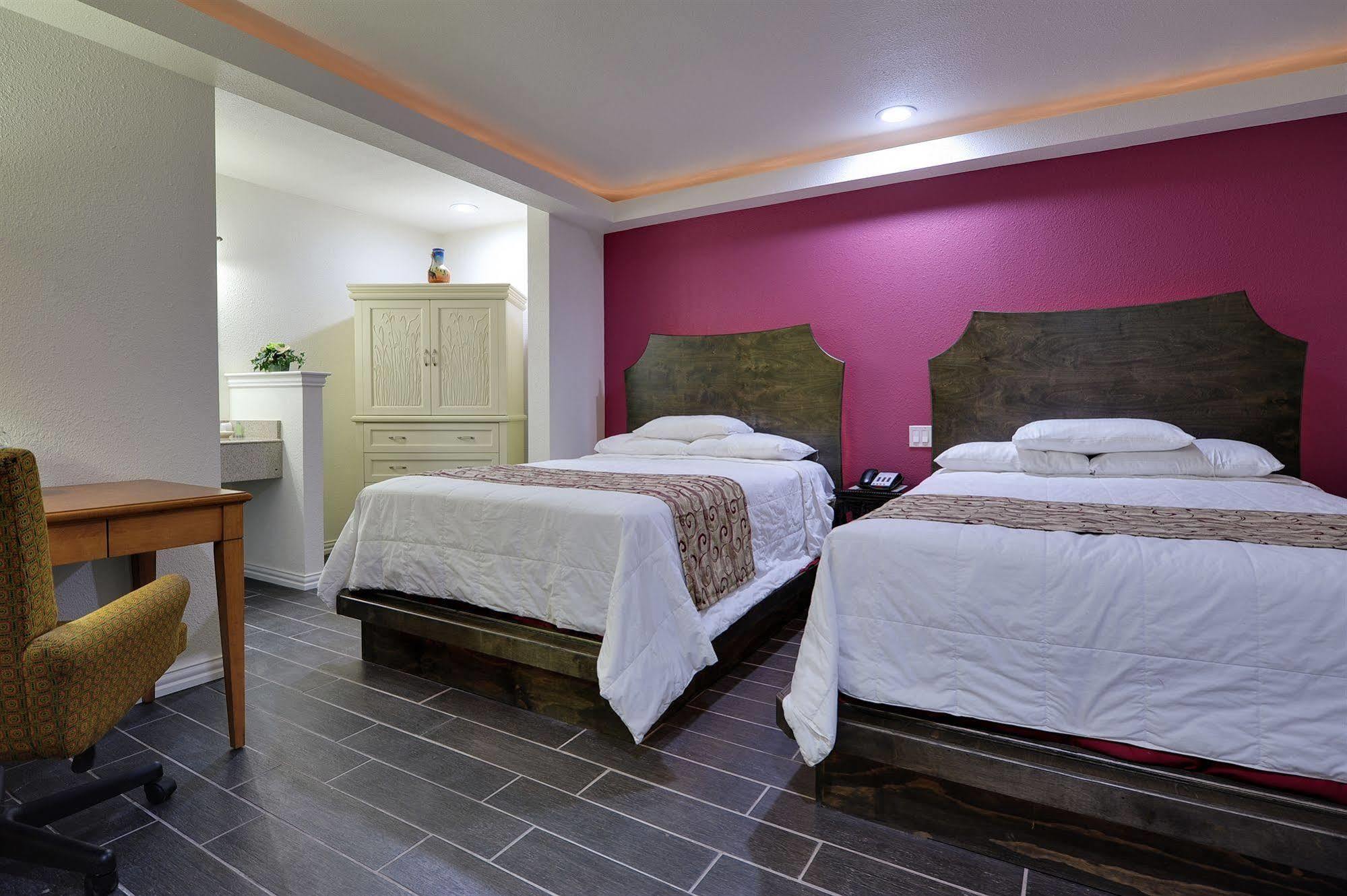 Romantic Inn&Suites Dallas Esterno foto