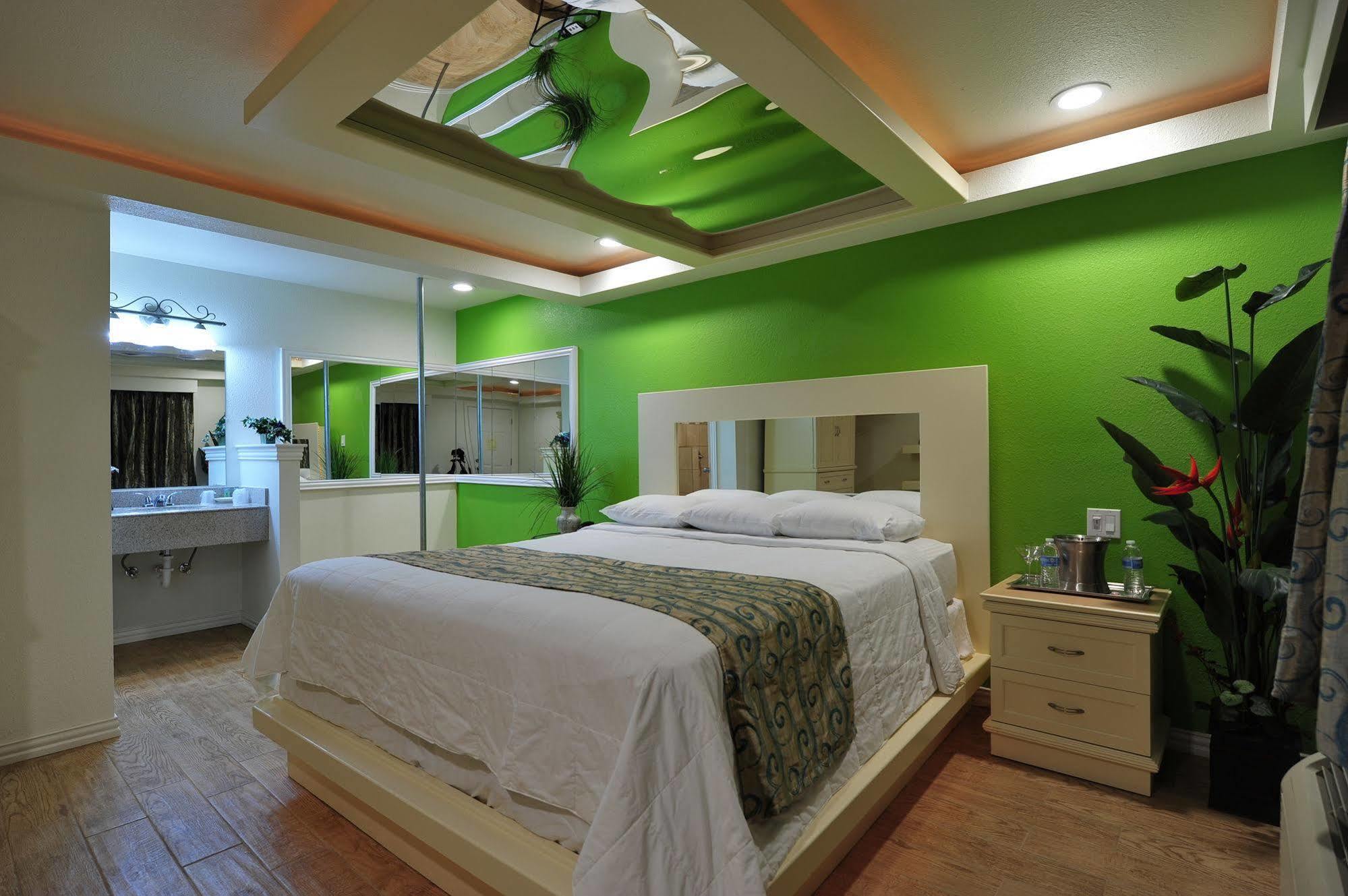 Romantic Inn&Suites Dallas Esterno foto