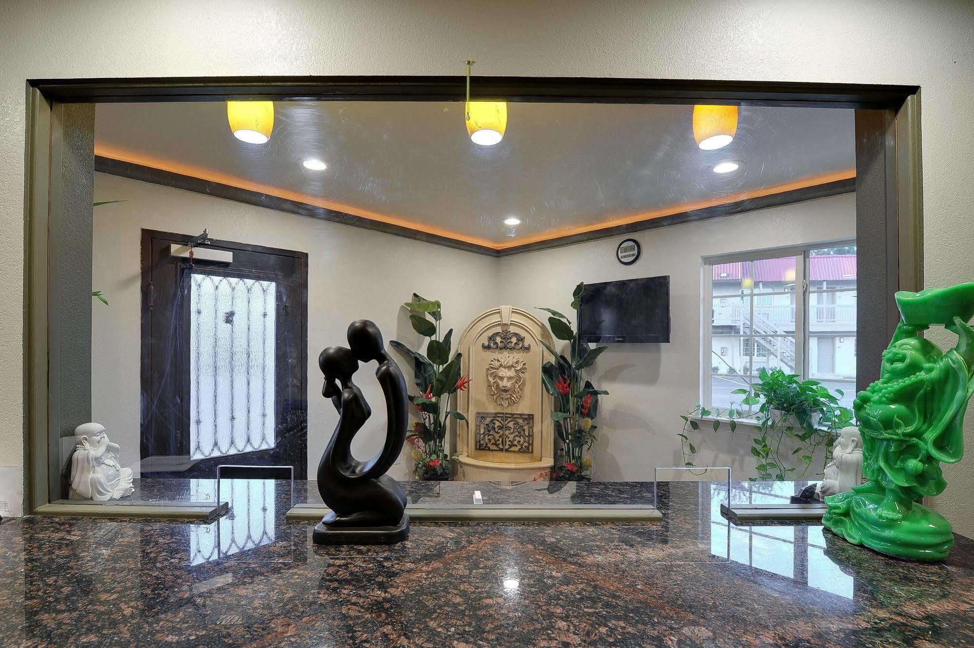 Romantic Inn&Suites Dallas Esterno foto