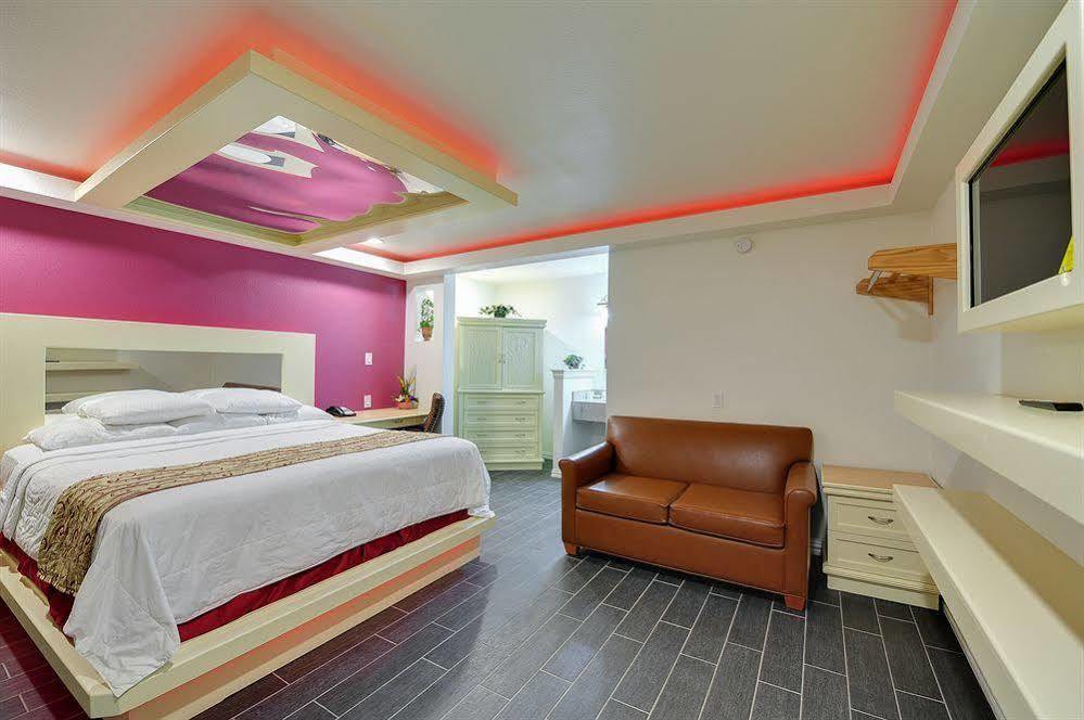 Romantic Inn&Suites Dallas Esterno foto